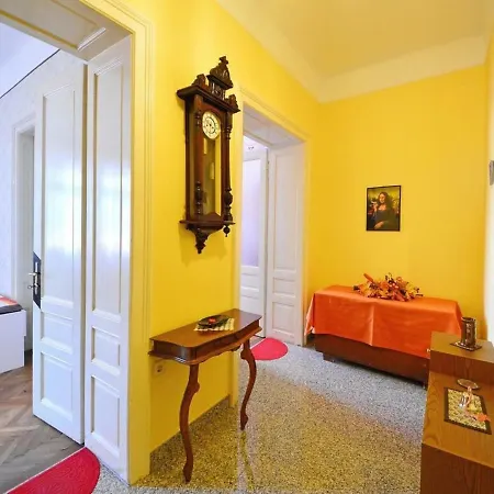 Daire Pelda Apartment, Sea View, Parking, Pet Friendly Opatija