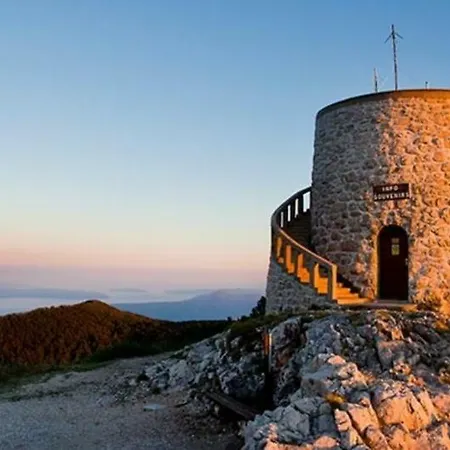 Pelda Apartment, Sea View, Parking, Pet Friendly Daire *